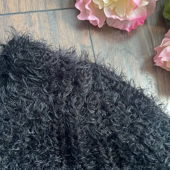 Soft cozy fuzzy sweater - Picture 3 of 6
